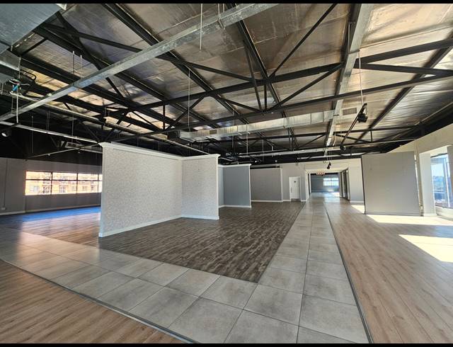 768M² SHOWROOM TO LET IN KRAMERVILLE